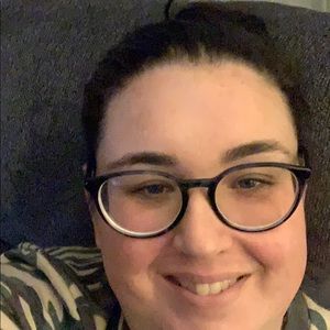 Meet your Posher, Lara